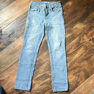 Women’s mid rise skinny jeans